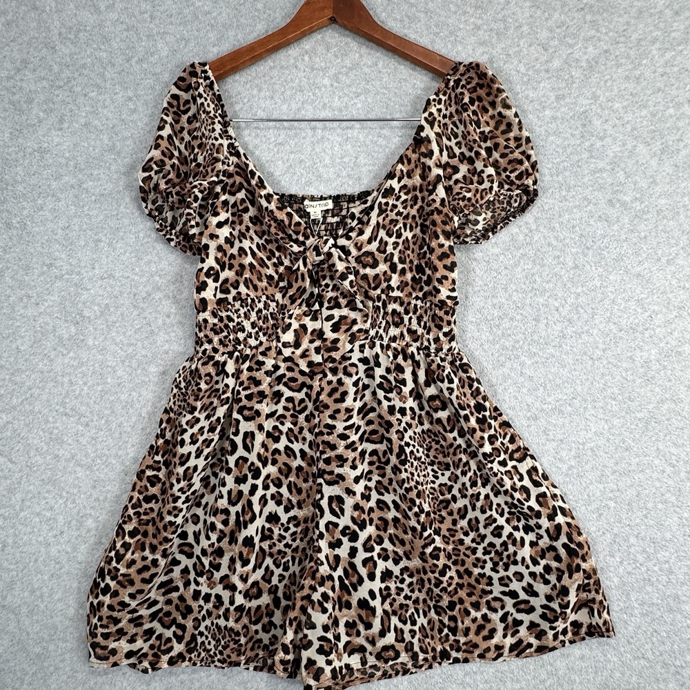 Mainstrip Leopard Print Romper Size M NWT Smocked Puff‎ Sleeve Tie Front V Neck